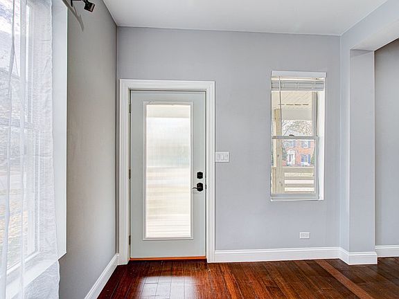 5th image of 803 N 3rd Ave
