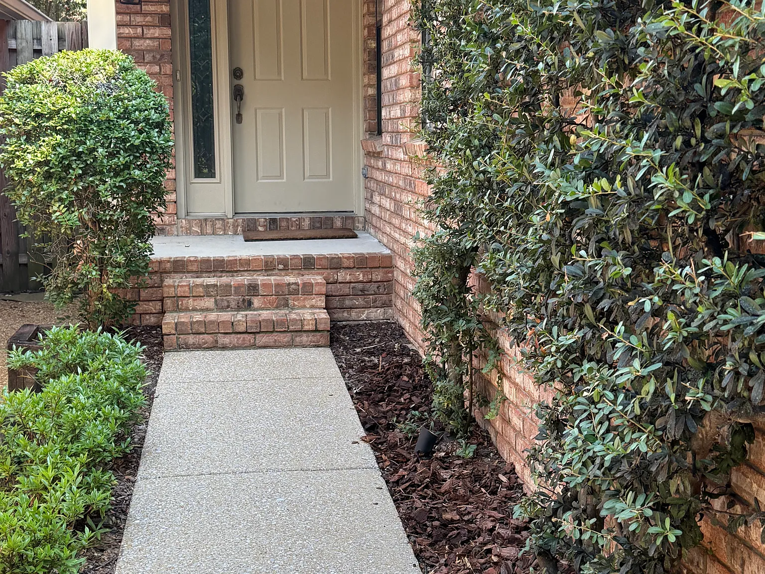 1504 Shallow Creek Rd — Photo 2