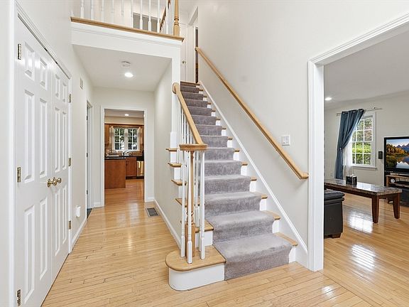 2nd image of 22 Barrett St