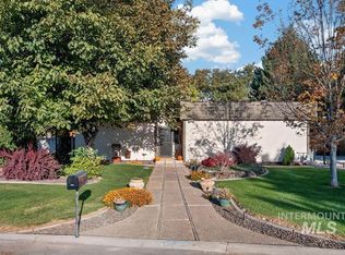 1810 Primrose Dr, Nampa, ID 83686