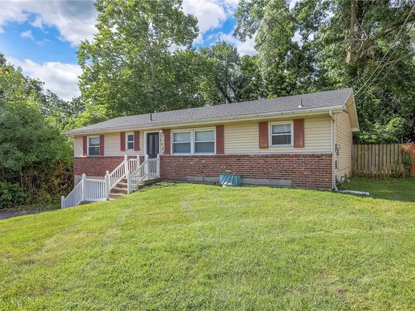 1605 NE 72nd St, Gladstone, MO 64118