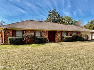 235 Swan Lake Dr, Jackson, MS 39212