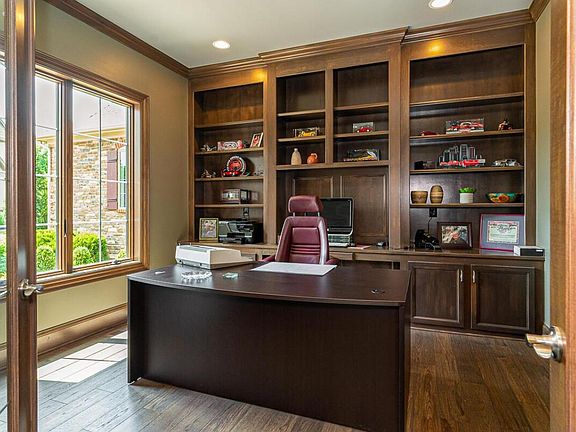 4th image of 4952 Pesaro Way