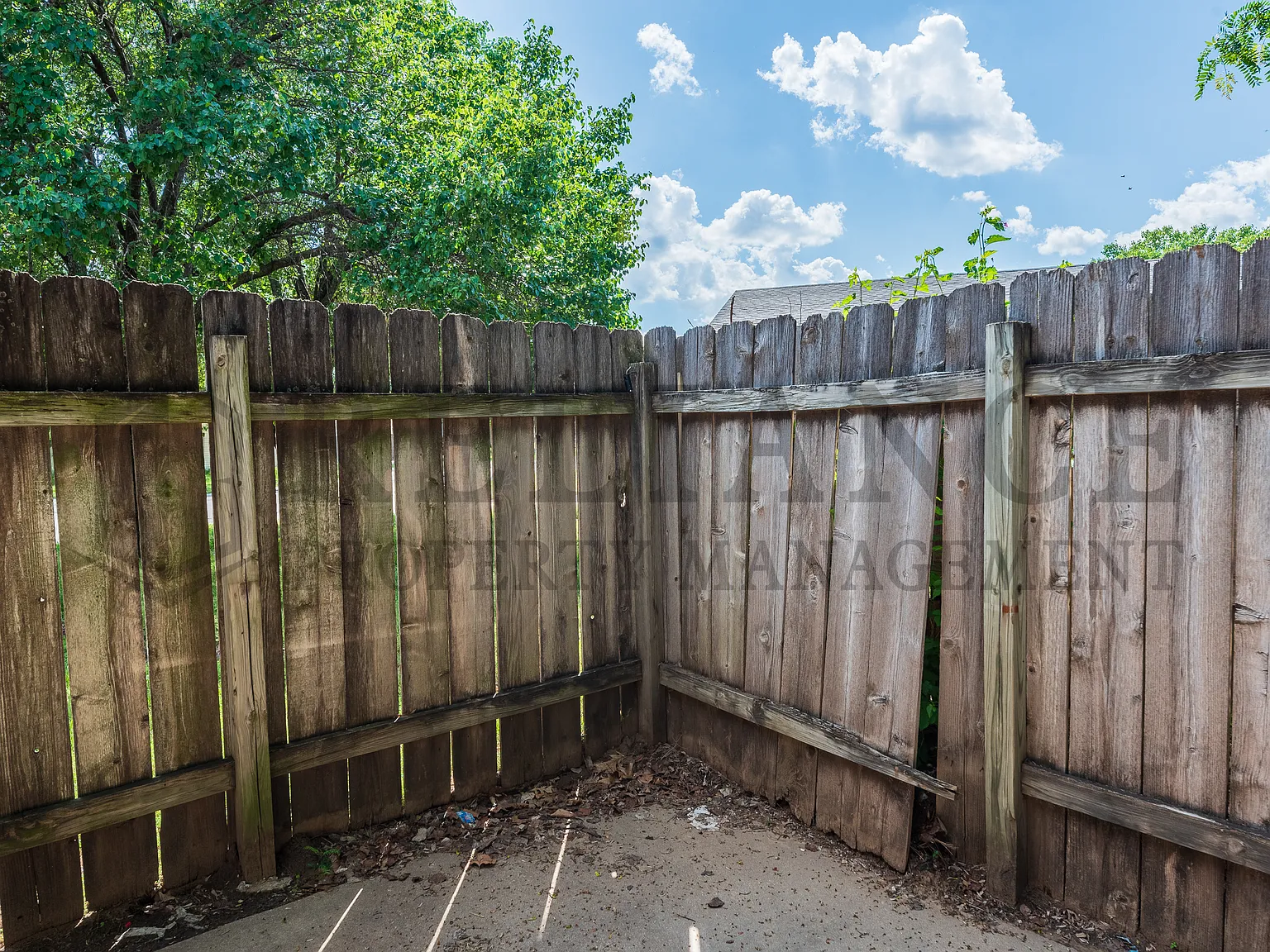 1318 Peach Ave (OA) - 1 — Photo 2