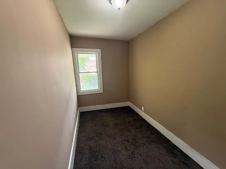 522 W 23rd St — Photo 10