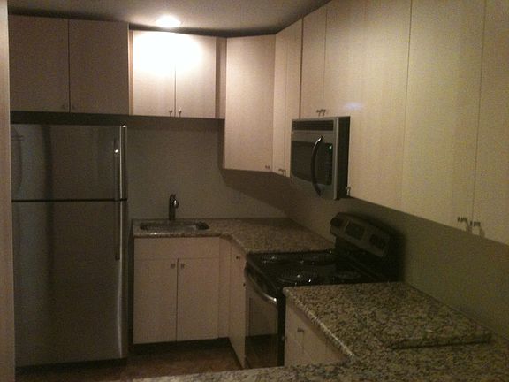 Kitchen - Stainless steel appliances
