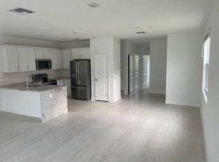 125 SW 171st Way, Hollywood, FL 33027