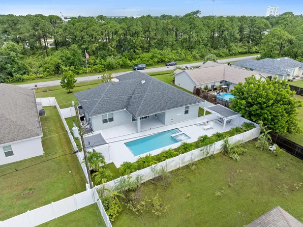 2265 SW Kenwick Avenue, Port St Lucie, FL 34953