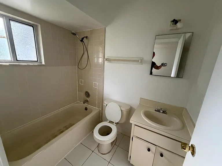 2714 Adela Ave — Photo 5