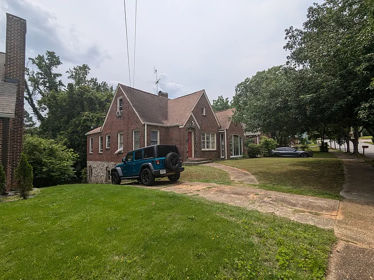 586 Shannon Dr SW — Photo 13