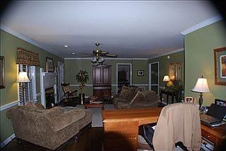 3rd image of 122 Lockewood Dr