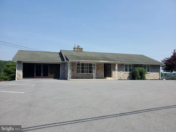 455 White Oak Ln, Leesport, PA 19533