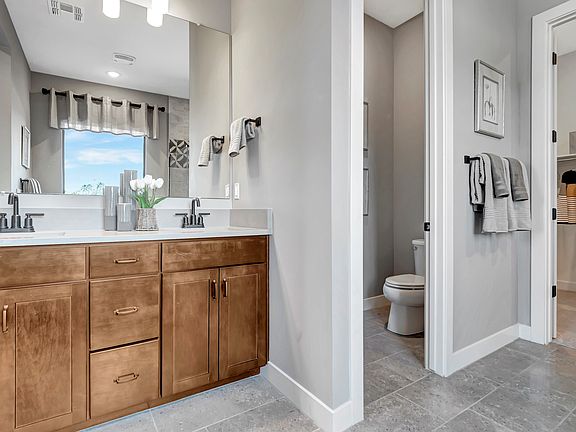 Spa-like owner s bath