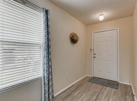 4th image of 1216 Golden Sand Dr