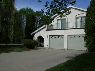 3702 Rivershore Dr S, Moorhead, MN 56560