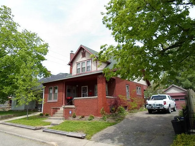 289 Chestnut St photo 1