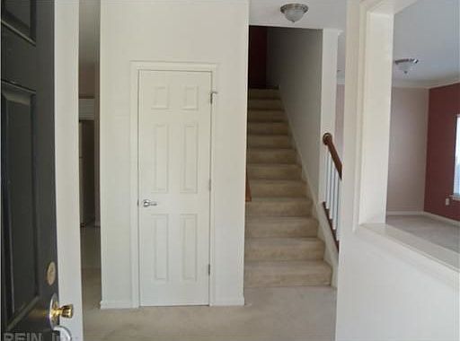 3rd image of 2408 Montgomerie Arch