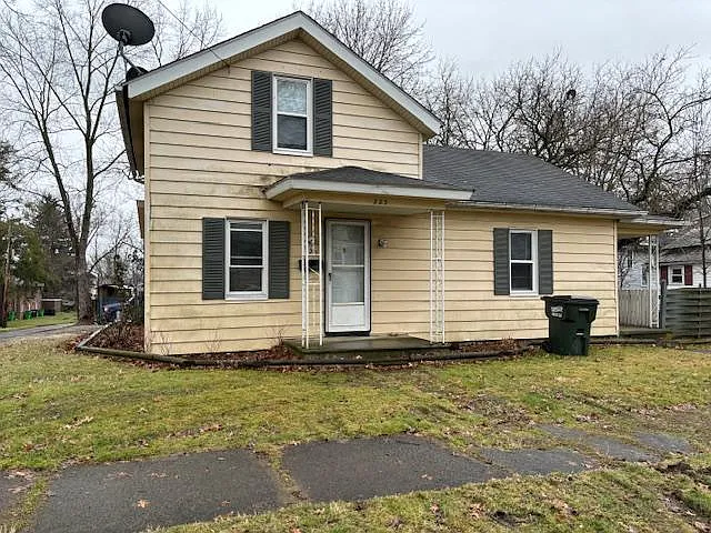 223 Spring St — Photo 1