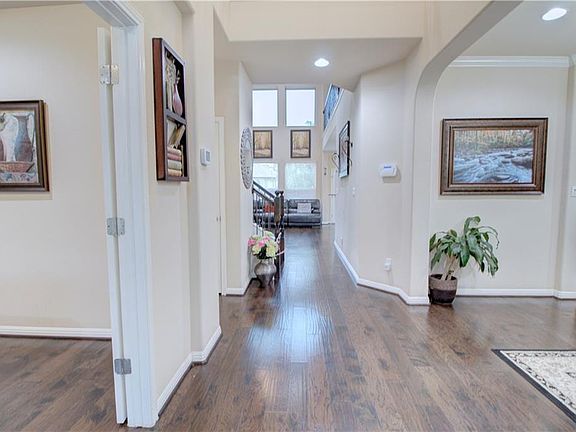 5th image of 608 Seminole Canyon Dr