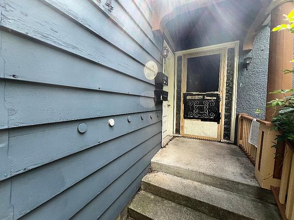 2nd image of 224 Douglas Ave #4