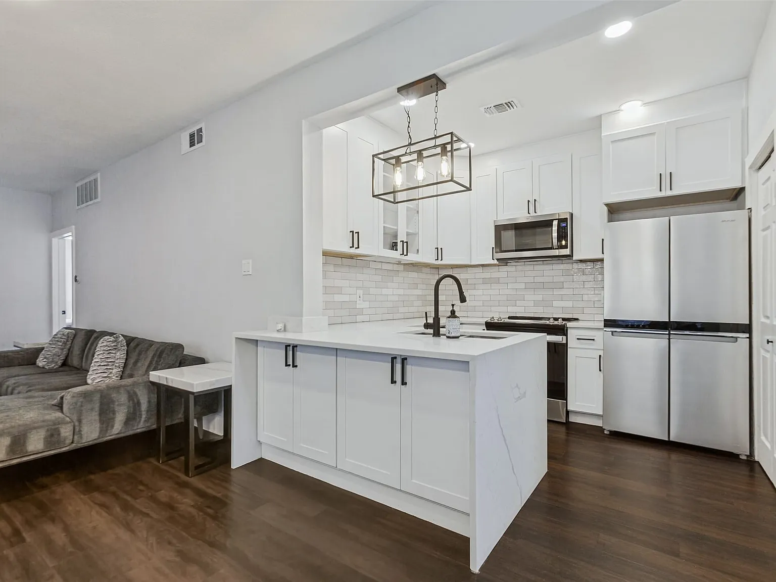 2 bed, 2.0 bath, 1144 sqft, $2,650 — Photo 3