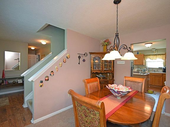 3rd image of 5903 Deerfield Village Dr