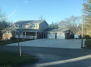 615 Quail Dr, Bluefield, VA 24605