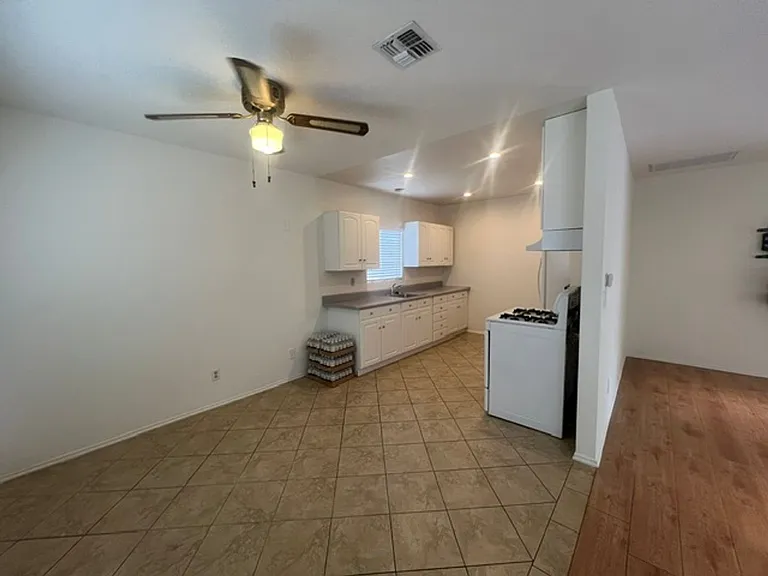 17430 W Gledhill St — Photo 11