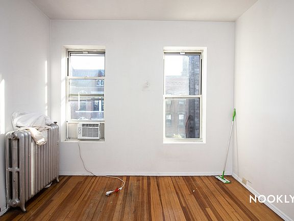 3rd image of 135 Montrose Ave APT 2R
