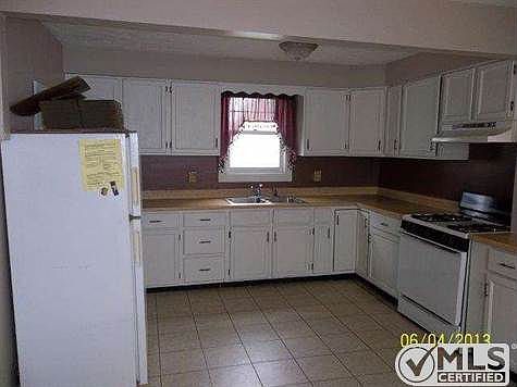 2nd image of 804 Superior Ave