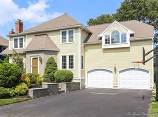 15 Weyland Cir, North Andover, MA 01845