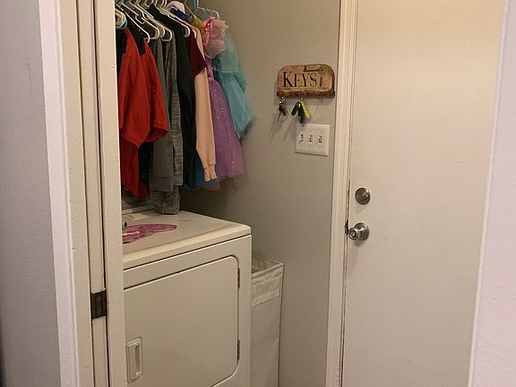 4th image of 1819 E Jamaica Ave