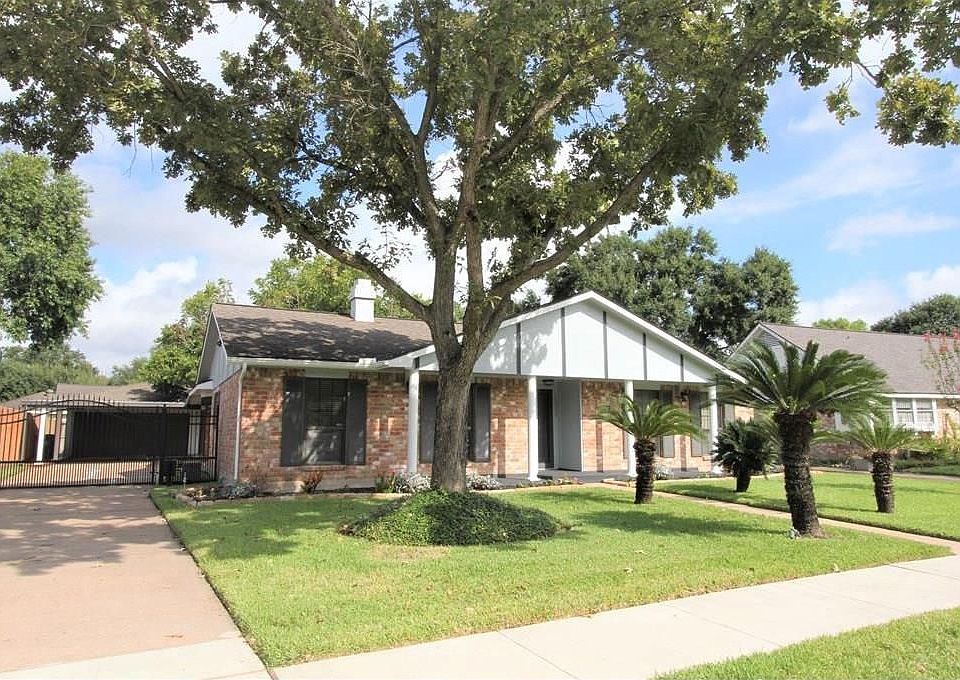1st image of 13550 Brook Hollow Dr