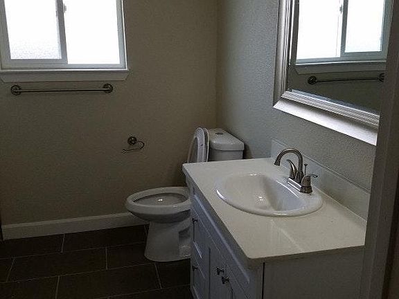 3rd image of 2806 Marina Blvd APT 1