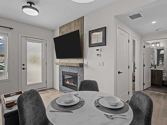 5th image of 810 S 10th St #104