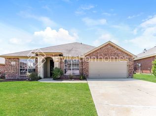 904 Peach Ln, Burleson, TX 76028