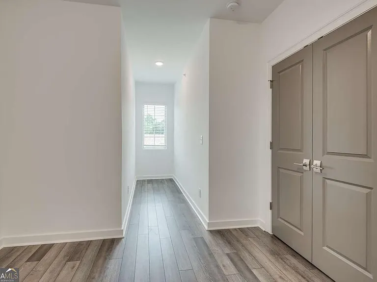 513 Burton Dr — Photo 27
