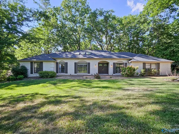 1002 Brook Ridge Cir SE, Huntsville, AL 35801