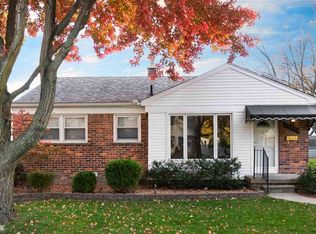 22924 Carolina St, Saint Clair Shores, MI 48080