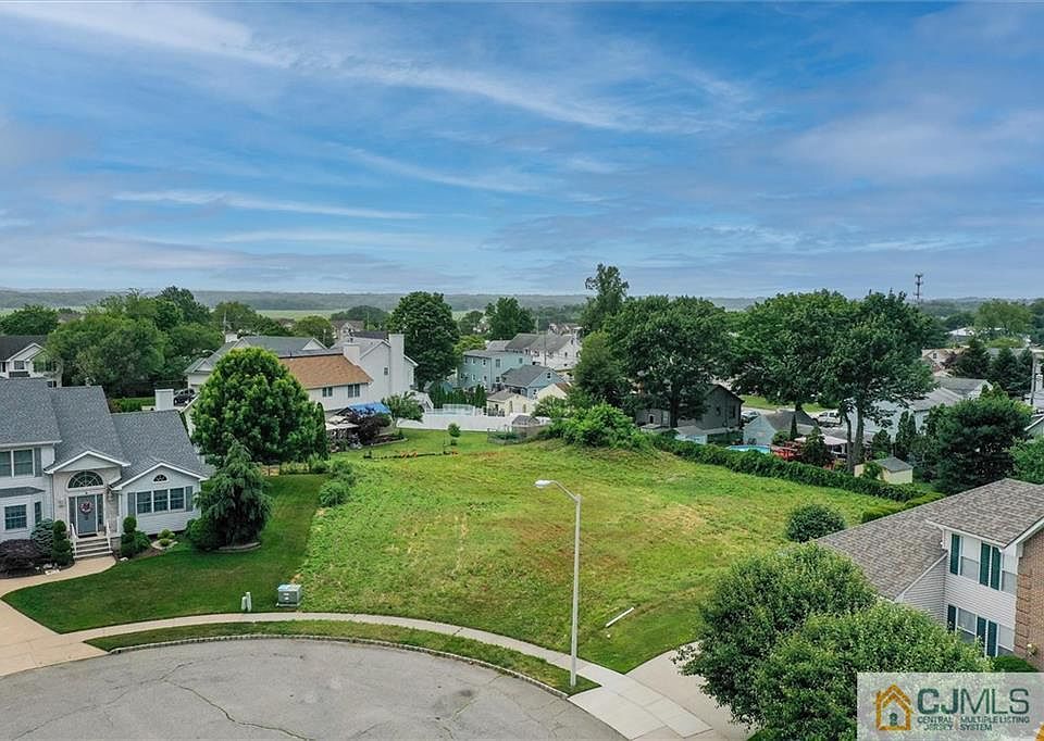 1st image of 7 Andrew Ct