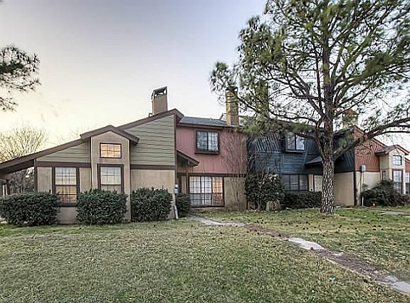 3rd image of 701 Alice Ln