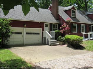 626 Tall Trees Dr, Ashtabula, OH 44004