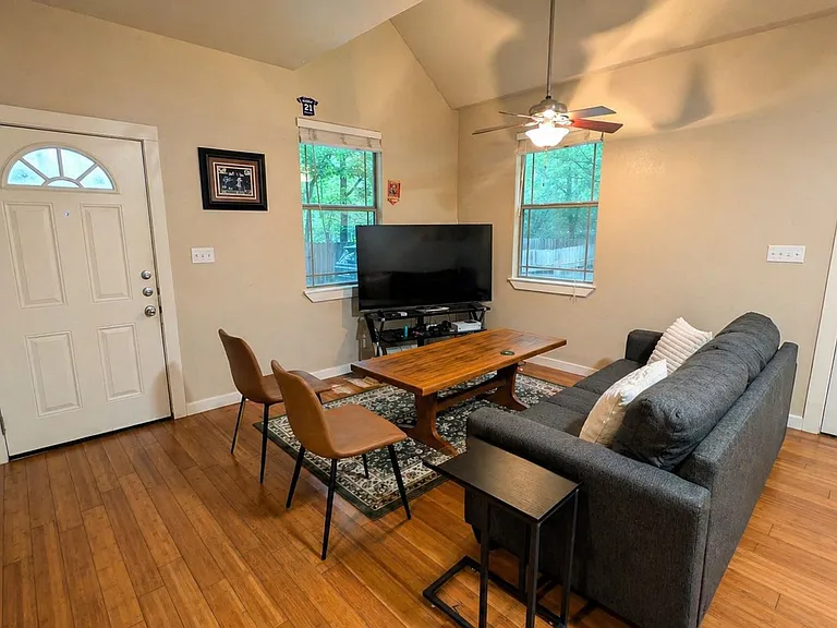 200 W North Loop Blvd #B — Photo 3