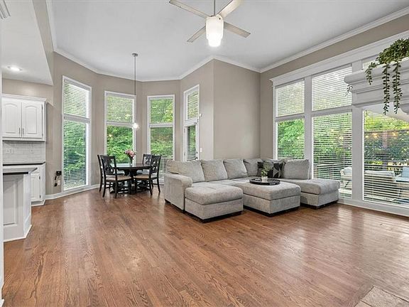 5th image of 5812 NW Hickory Pl