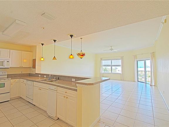 3rd image of 403 Tarpon Ave APT 209