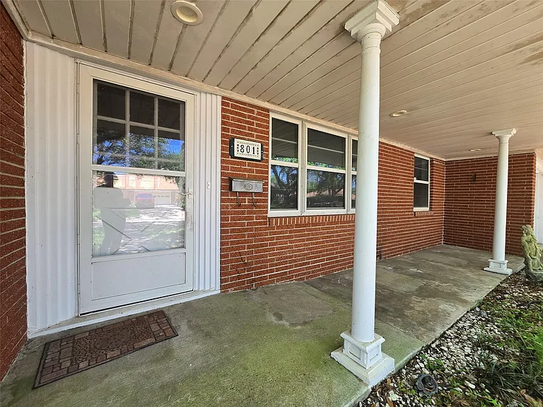 801 Rosewood Dr — Photo 3