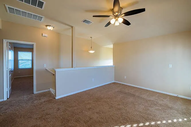 402 Zenith Rd — Photo 23