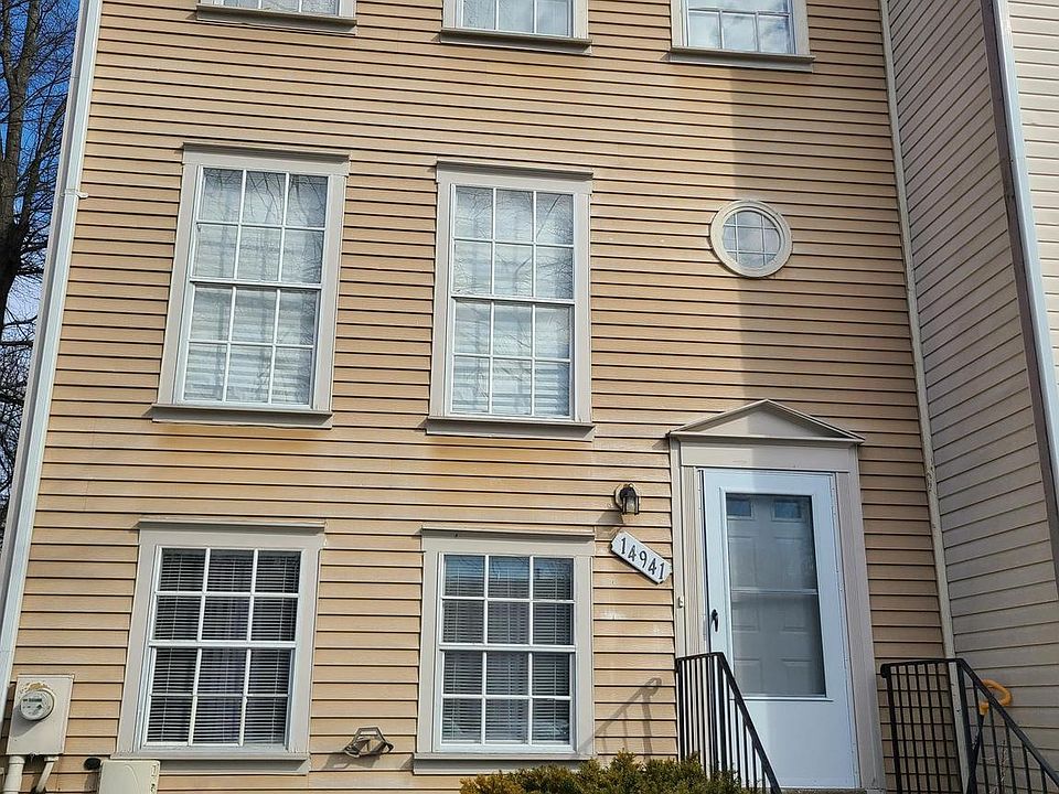 2nd image of 14941 London Ln