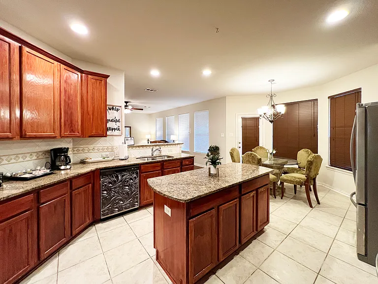 1110 Rushmore Dr — Photo 27