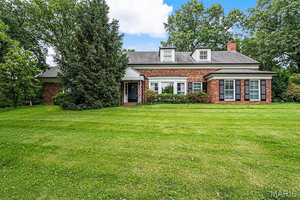 7 Robin Hill Ln, Saint Louis, MO 63124 | Zillow